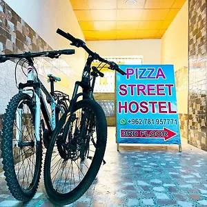 ホステル Pizza Street